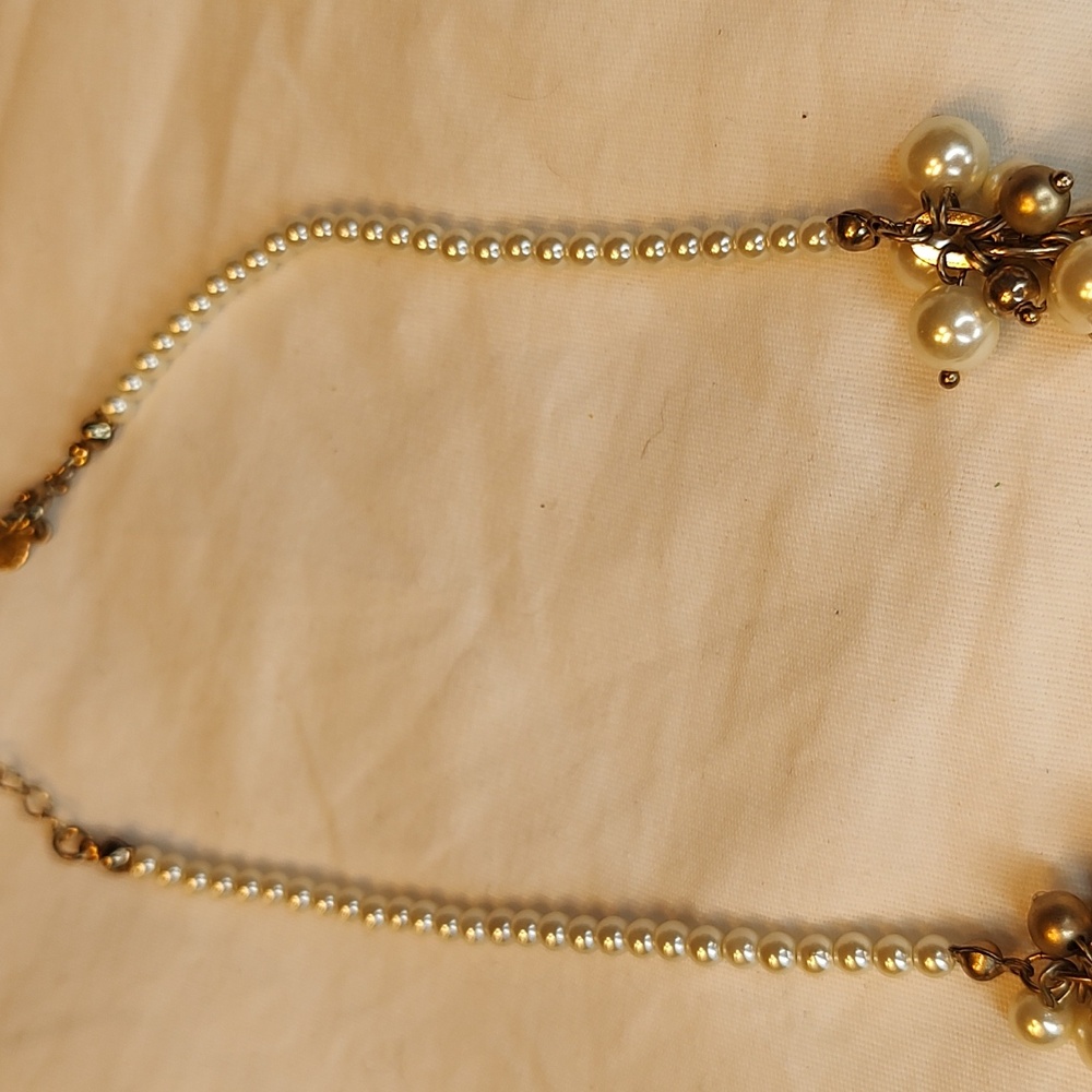 Loft cluster pearl necklace, multiple types of beads - Picture 3 of 6